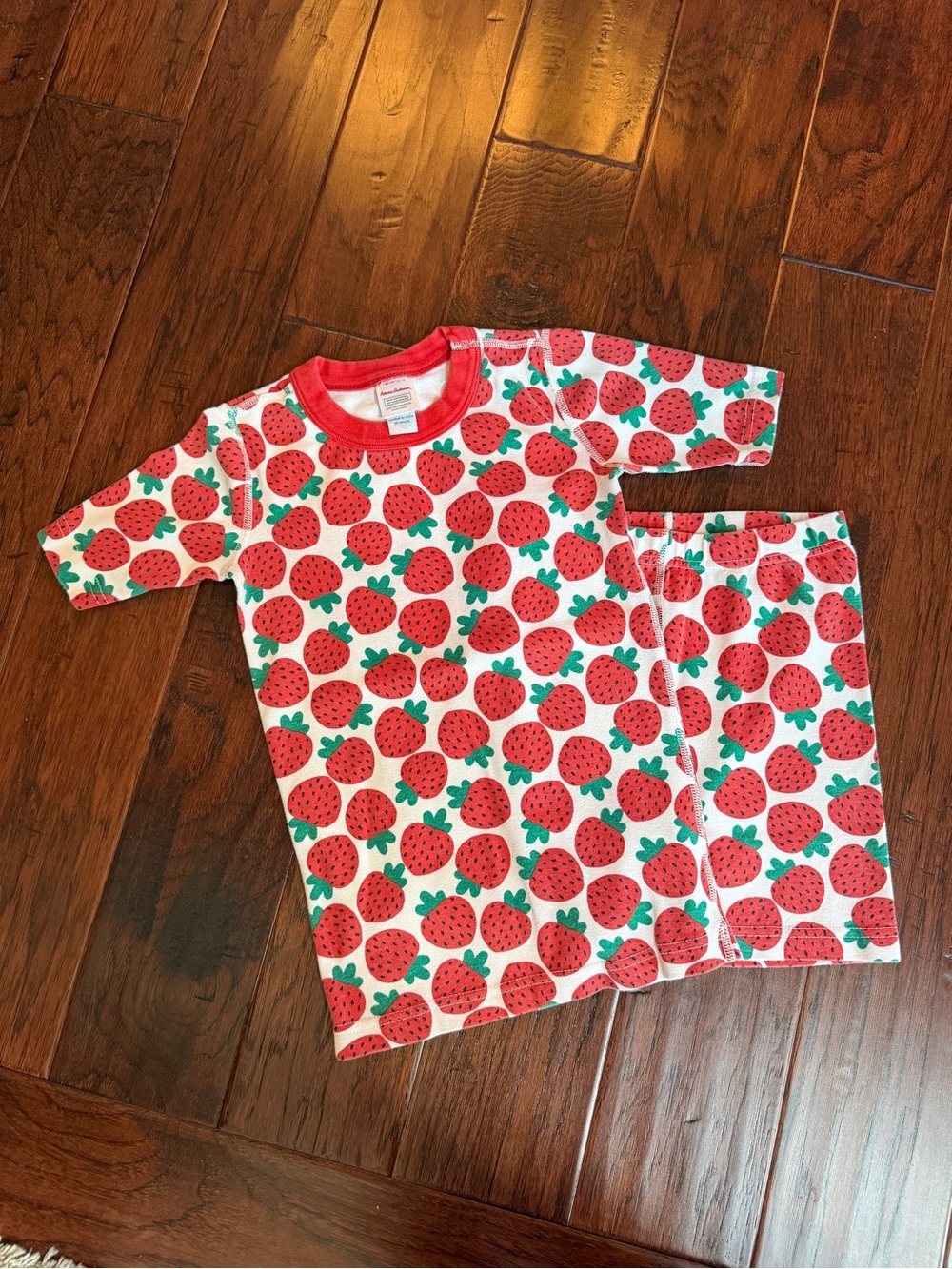 Hanna Andersson Strawberry Print Pajama Set
